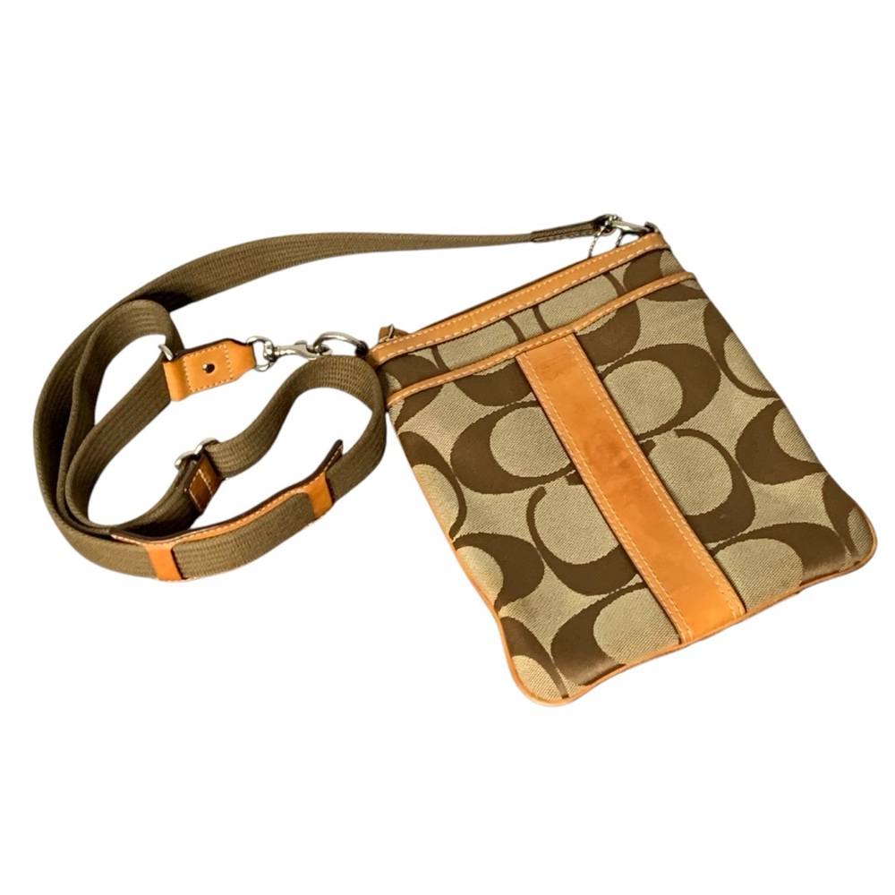 Coach No.‎ C06I-4680 Signature brown canvas messenger crossbody bag tan leather.